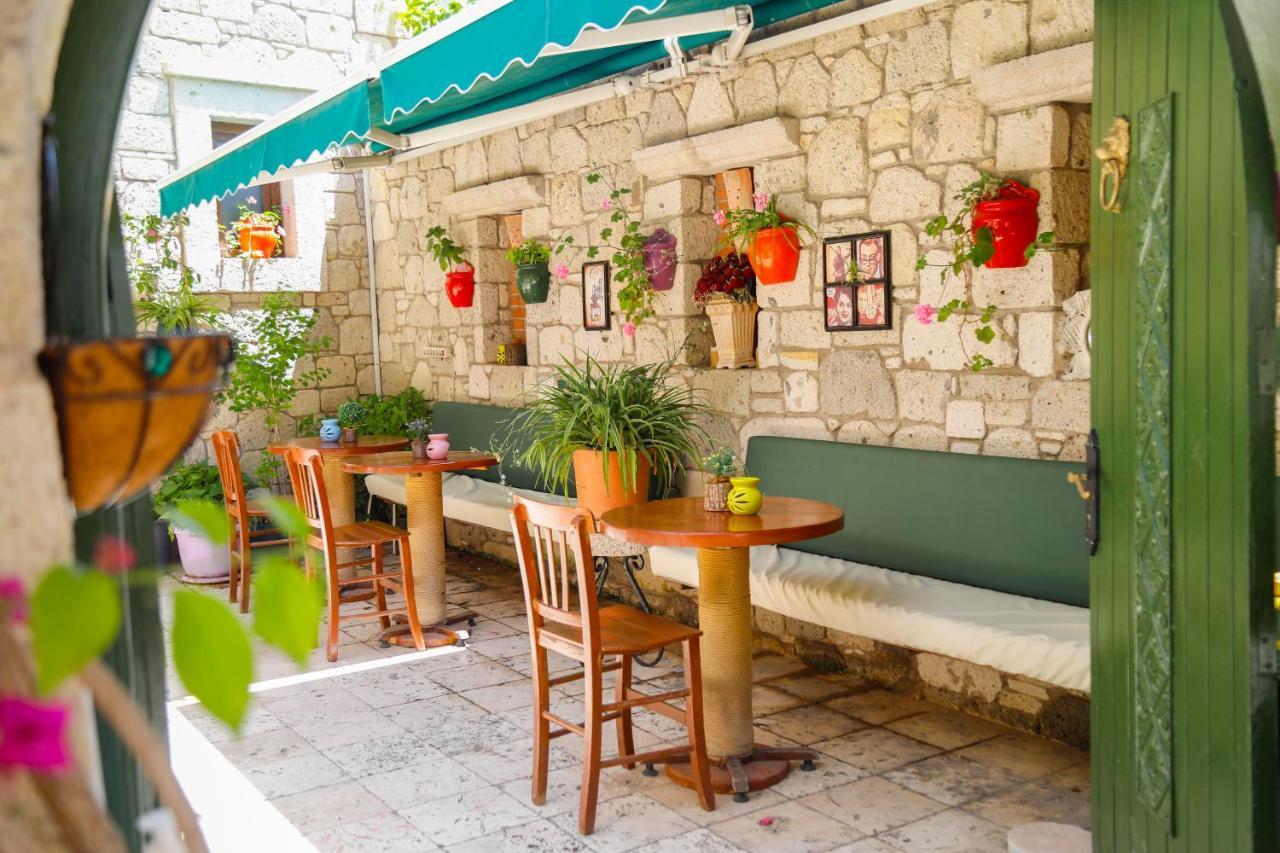 Apaz Alacati Hotel เซสเม ภายนอก รูปภาพ